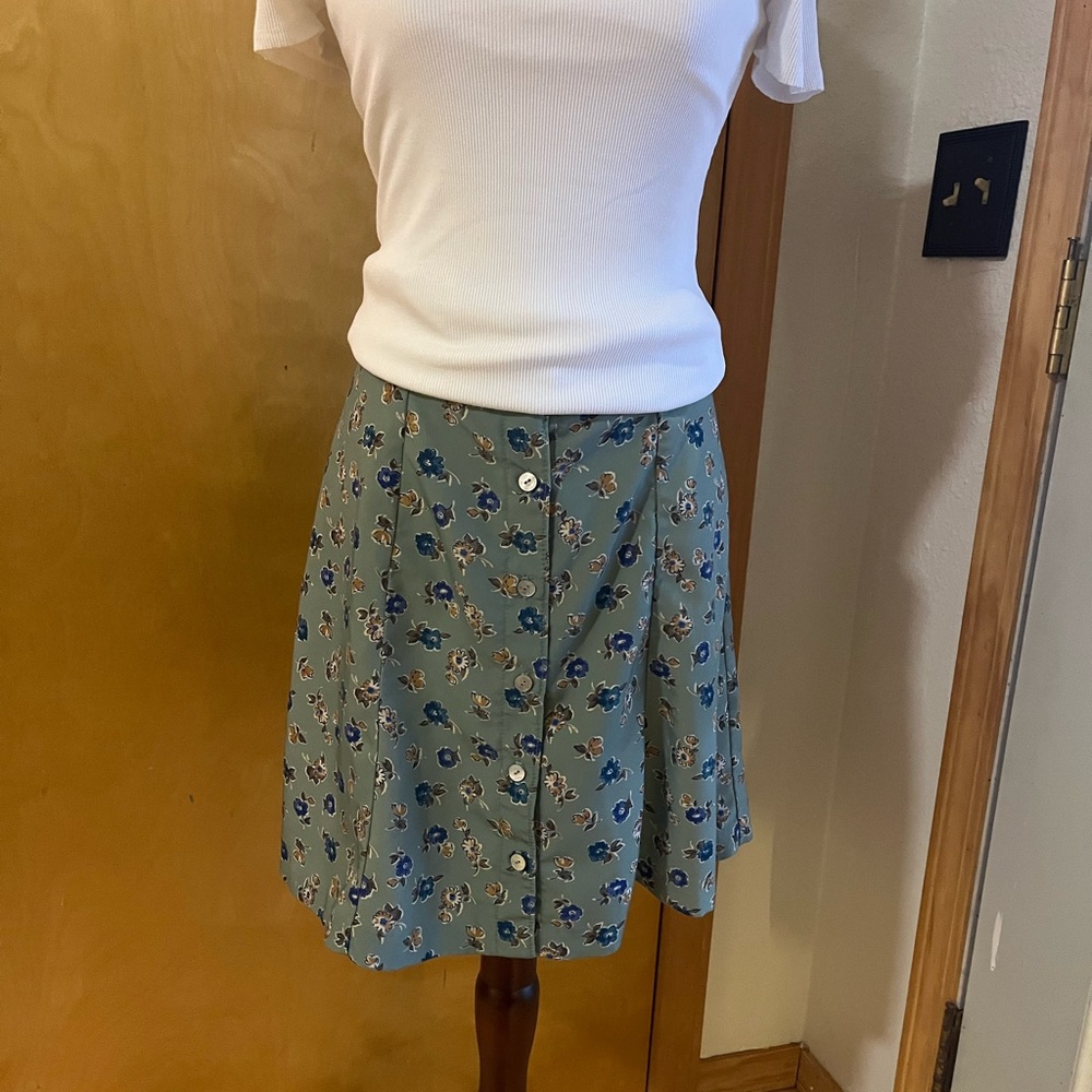 Floral Button-Front Skirt in Pale Green